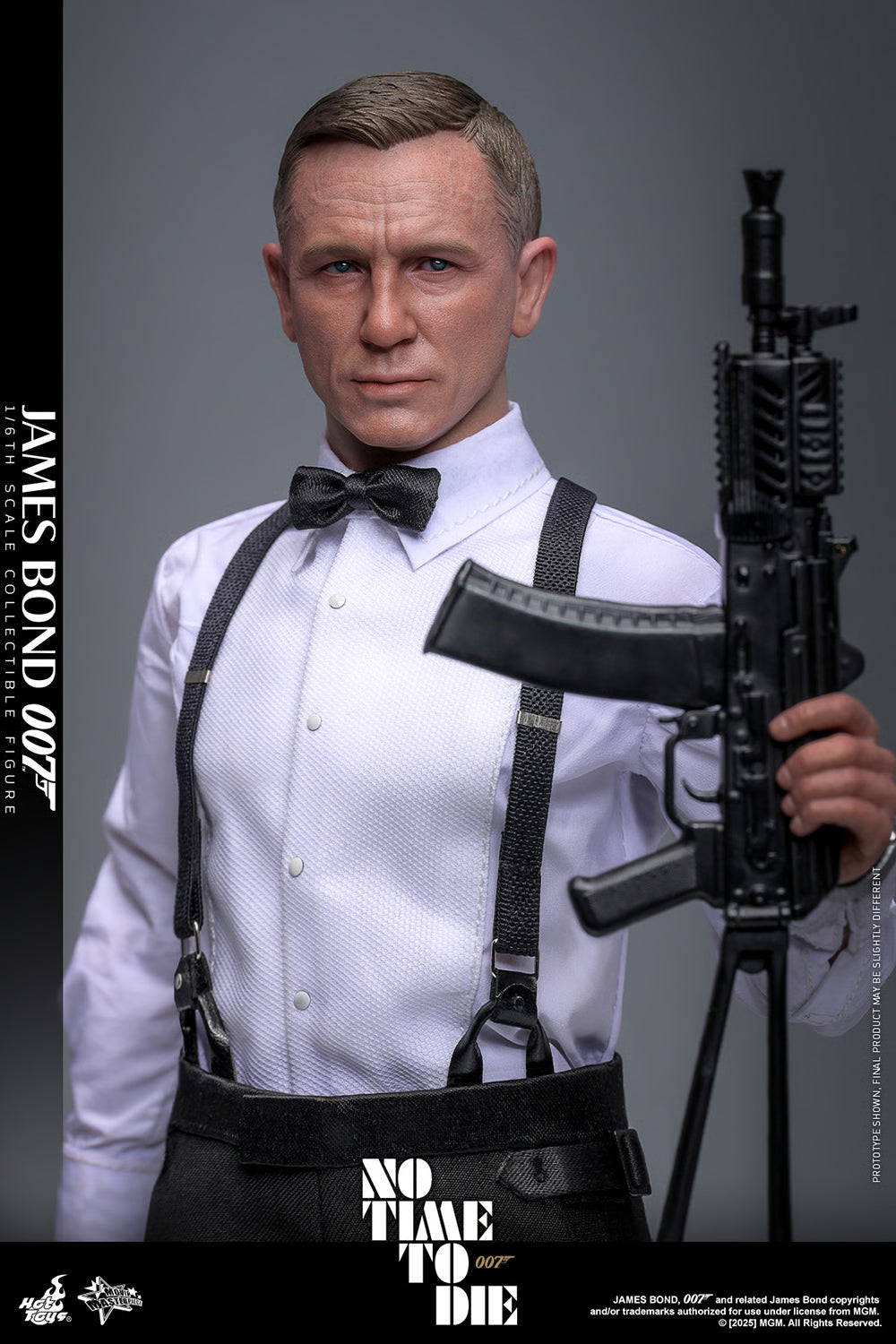 Hot Toys: James Bond™ Sixth Scale Figure