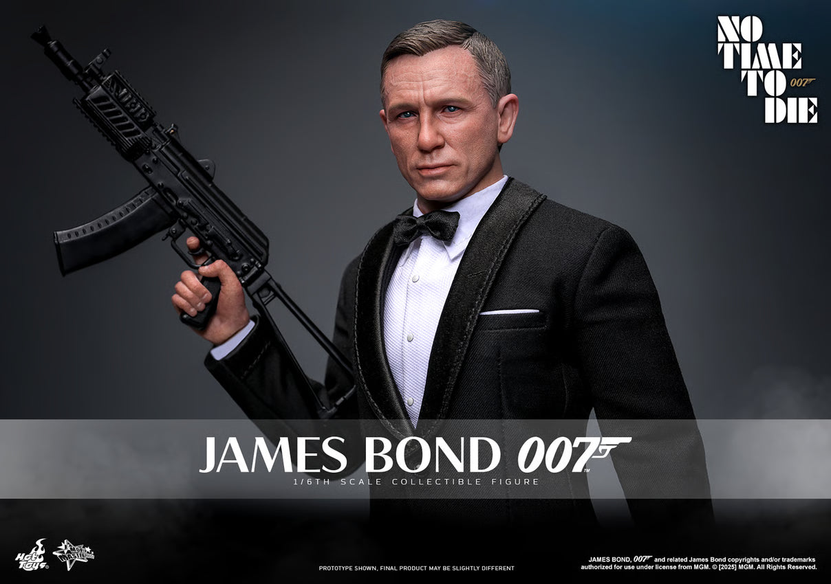 Hot Toys: James Bond™ Sixth Scale Figure